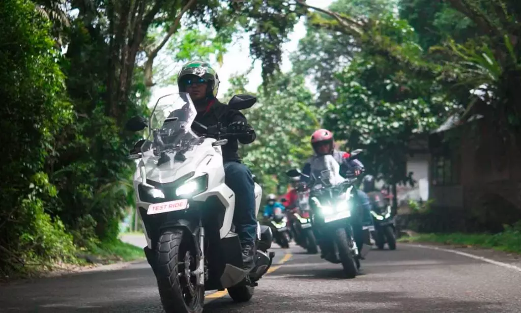 Apa Penyebab dan Bagaimana Mencegah Motor Matic Blong Saat Jalan Turun