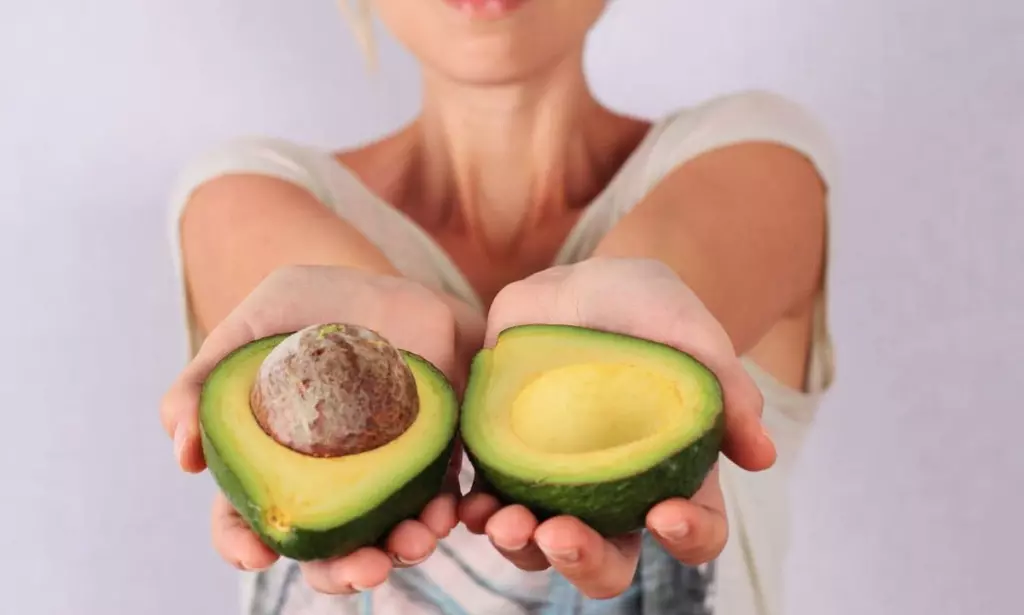 Manfaat Buah Alpukat atau Avocado untuk Kesehatan dan Kecantikan