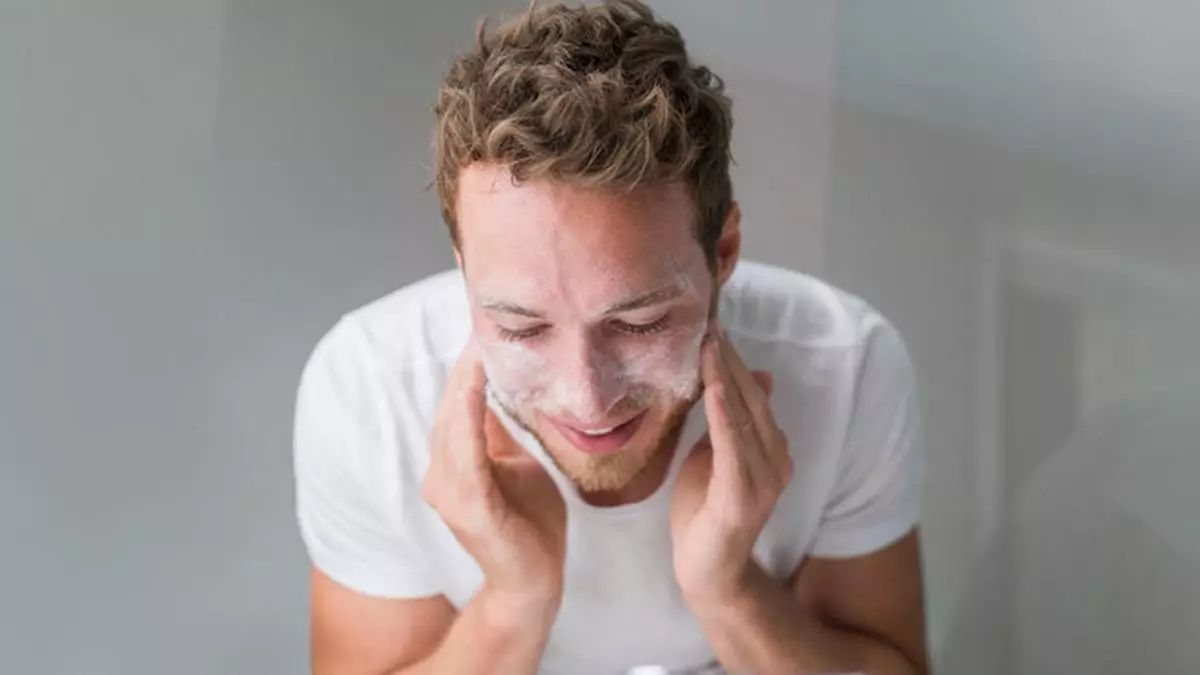 cuci muka dengan facial wash