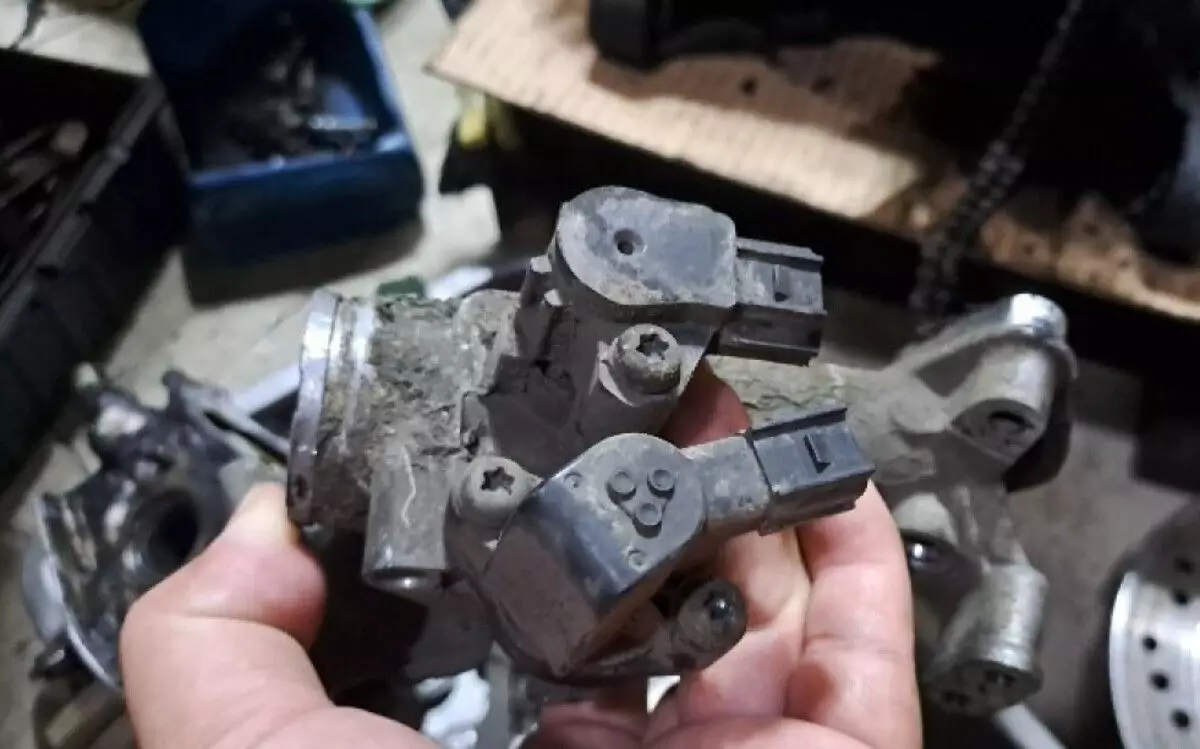 kerusakan sensor injeksi juga bisa menyebabkan motor brebet