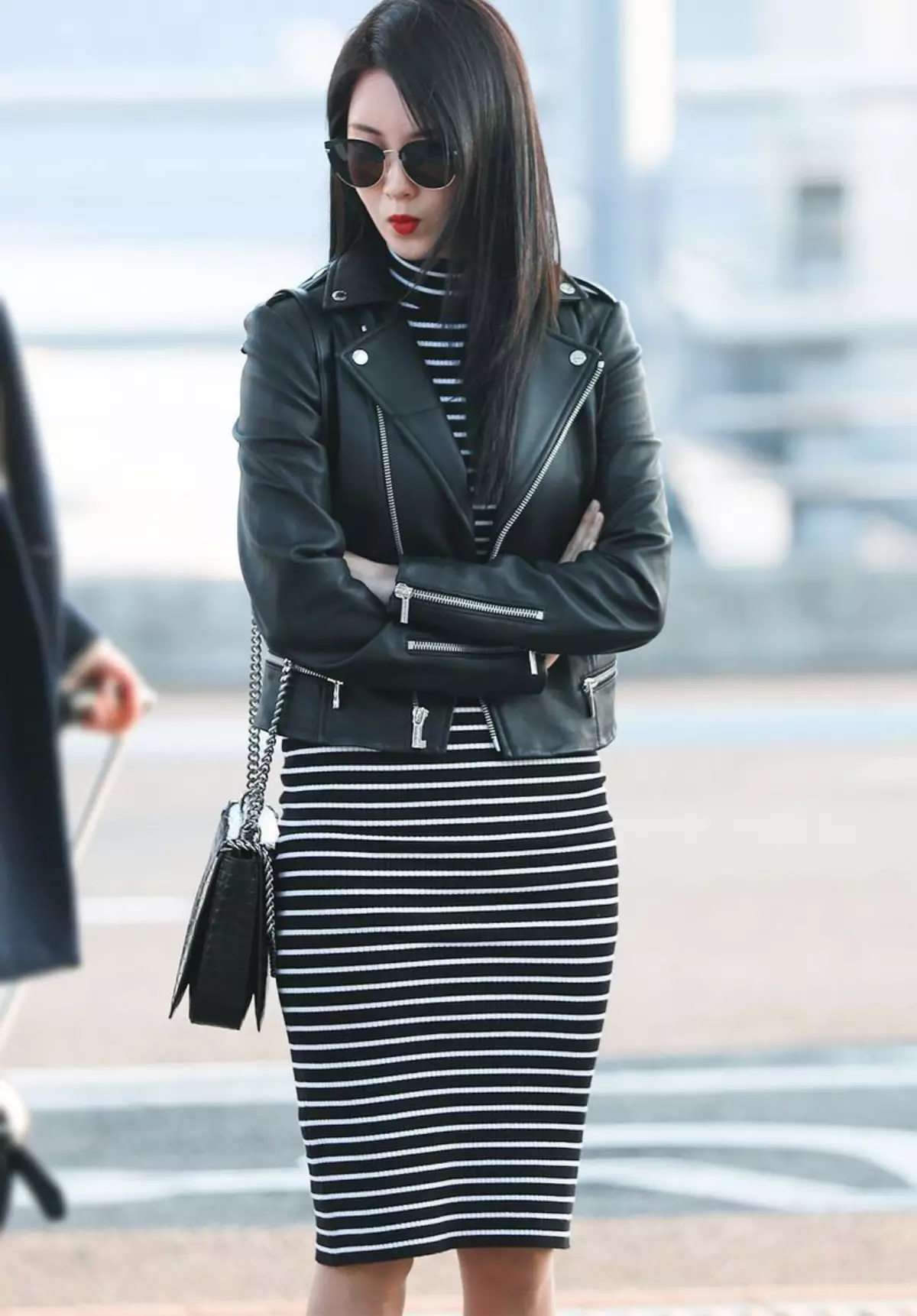 Vest Kulit dengan Dress Vest Kulit dengan Dress