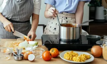 7 Cara Pengolahan Makanan yang Salah Hingga Membuat Makanan Menjadi Tidak Sehat