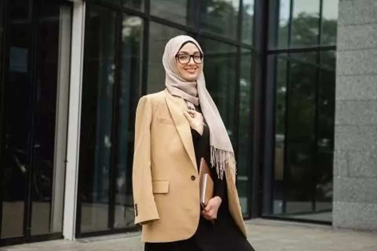 Memilih kerudung pas untuk kerja