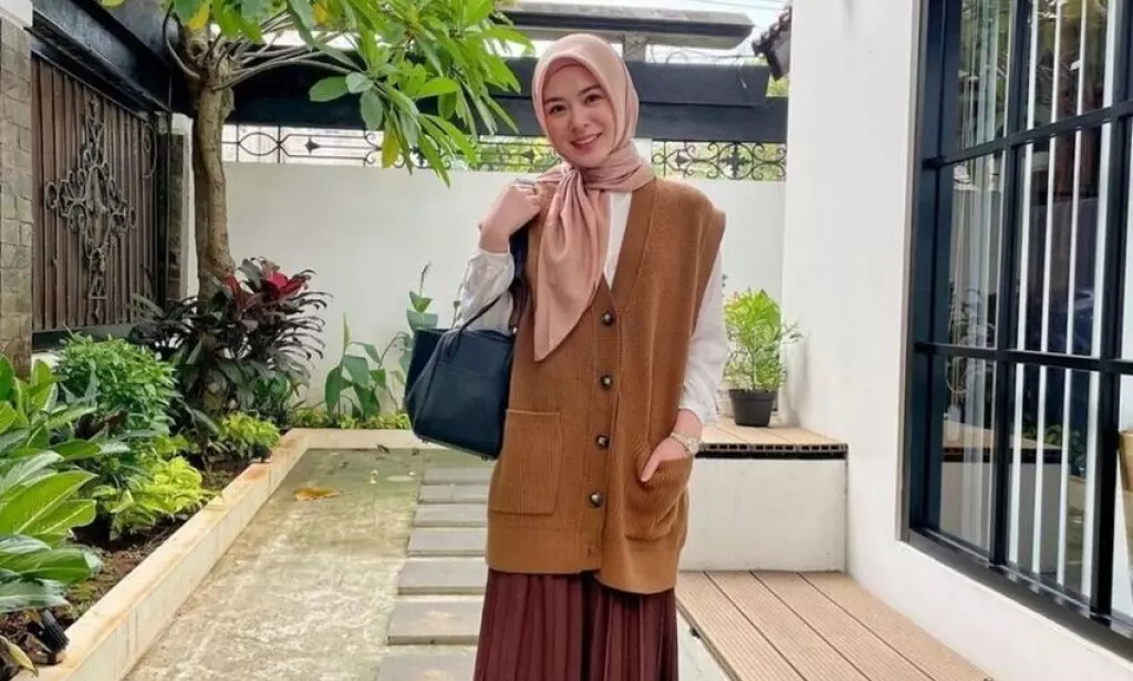 Preppy Perfection: Kombinasi Gaya Berpakaian untuk Kuliah Tampil Elegan