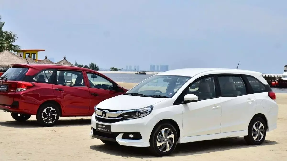 Honda Mobilio untuk mobil keluarga Honda Mobilio untuk mobil keluarga