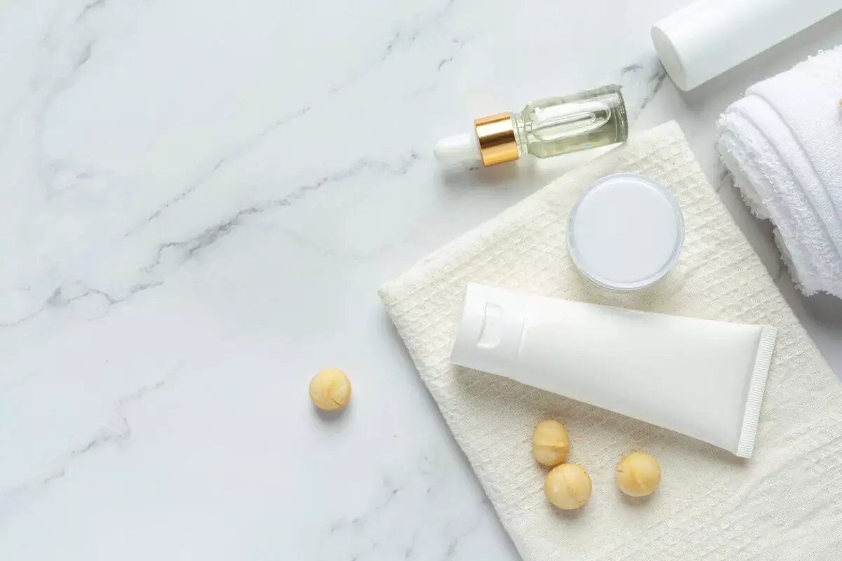 Pilih serum vitamin C yang memiliki kemasan gelap atau tidak tembus cahaya