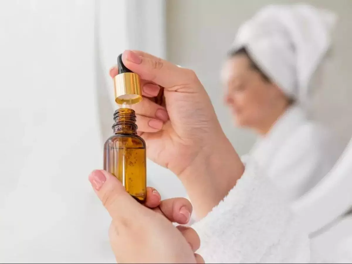 Serum vitamin C dapat membantu mengatasi flek dan pigmentasi pada wajah