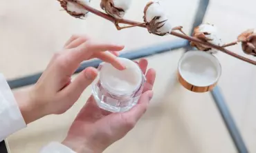 Penyebab Wajah Susah Glowing Meski Sudah Pakai Berbagai Macam Skincare