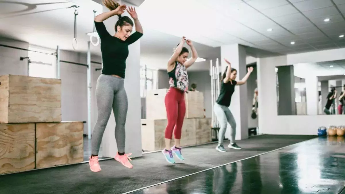 gerakan Jumping jack gerakan Jumping jack