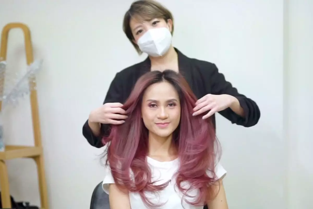 warna rambut warm red cocok untuk kulit kuning langsat