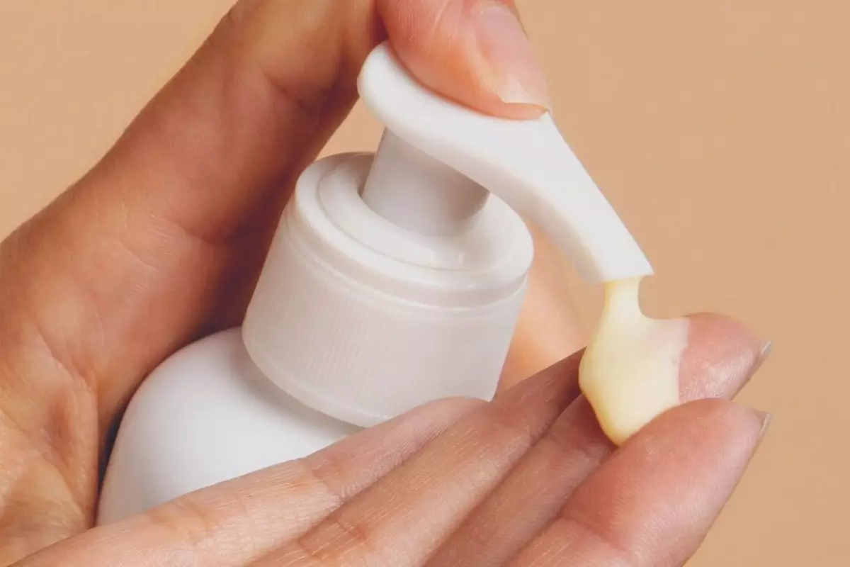 milk-cleanser.jpg.webp milk-cleanser.jpg.webp