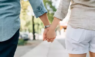 Tips Menjaga Komunikasi dengan Pasangan LDR agar Tidak Membosankan