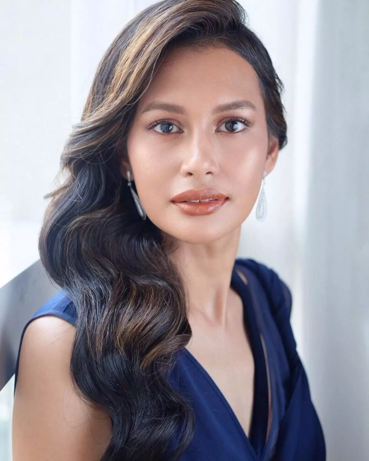 model rambut side part