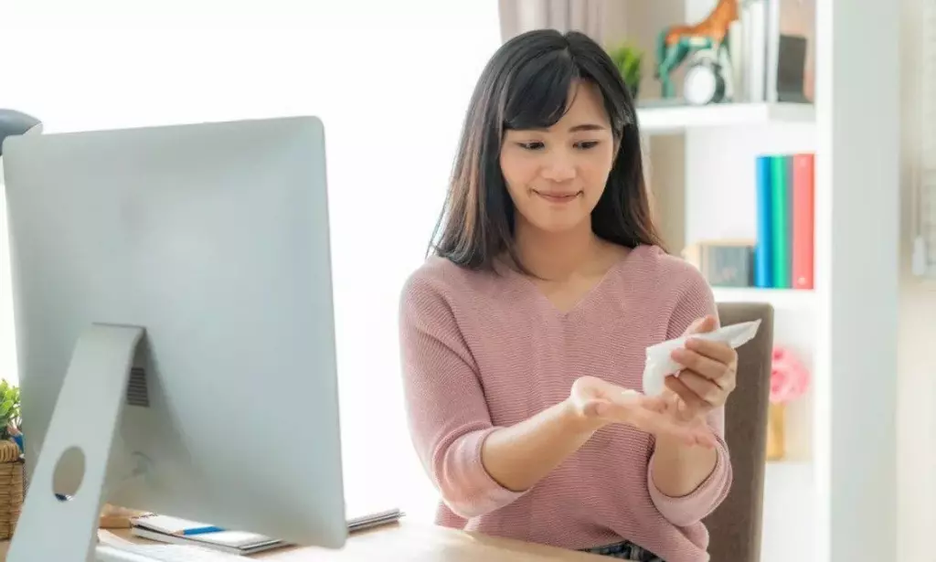 Apakah Didalam Ruangan Tetap Harus Menggunakan Sunscreen?