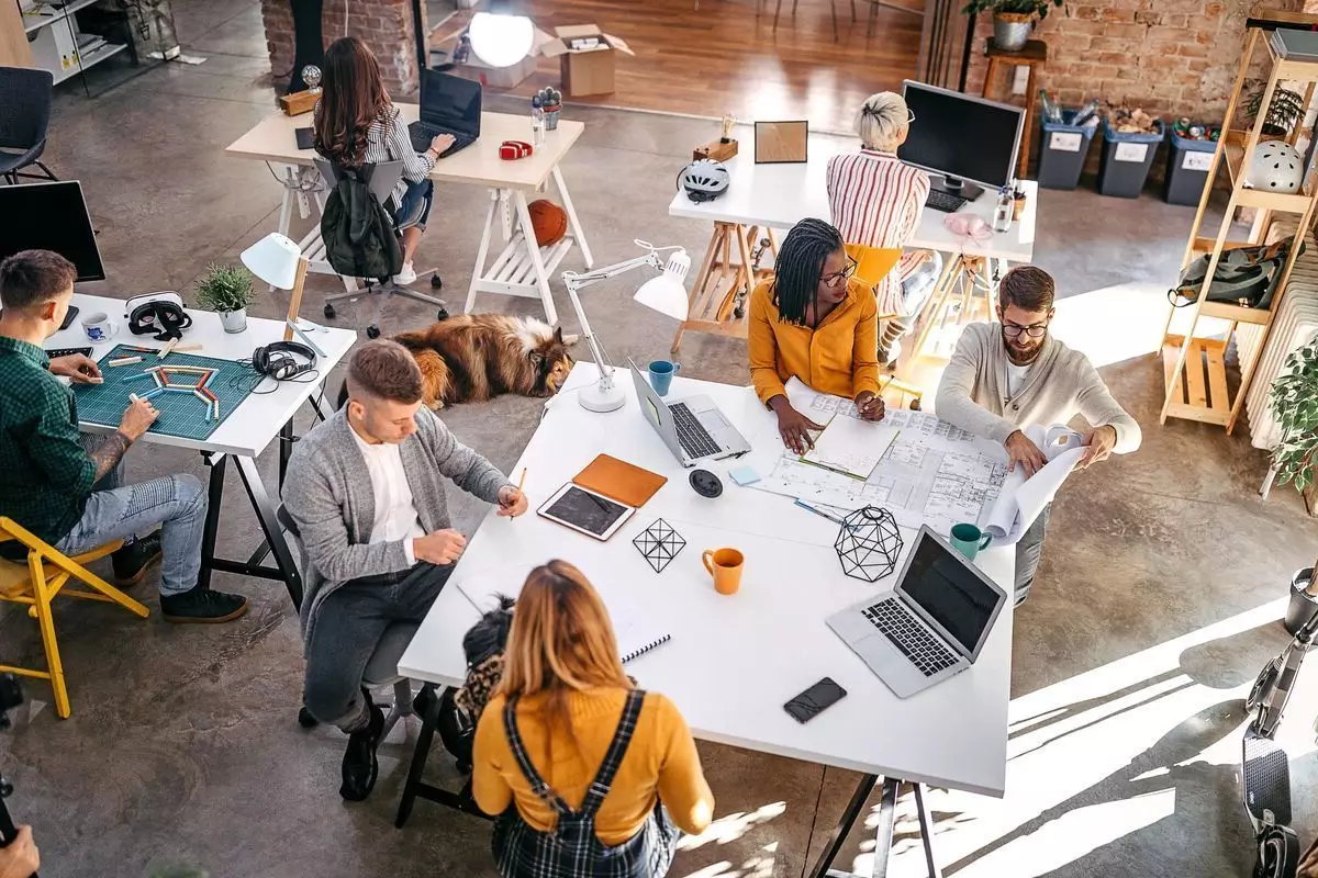 Lakukan riset tentang budaya kerja perusahaan