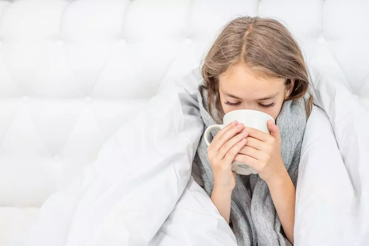 perbanyak minum air saat hidung mampet