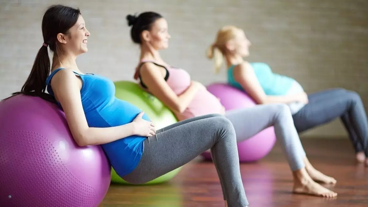 gymball bisa digunakan dengan menyenangkan dan nyaman oleh ibu hamil