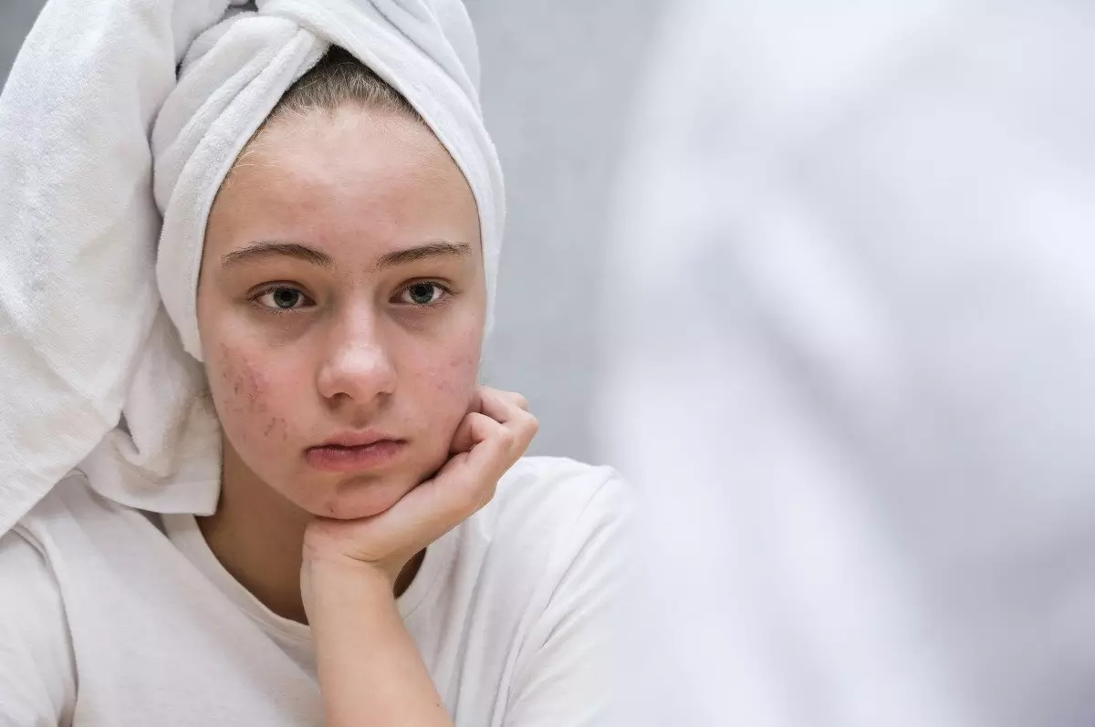 menyentuh-wajah menyentuh-wajah