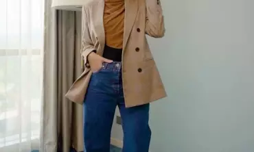 Rekomendasi Outfit yang Cocok Dipadukan dengan Celana Jeans untuk Berhijab