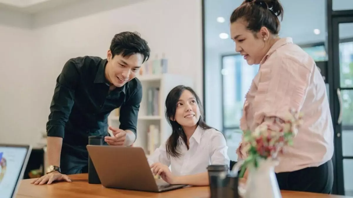 menjaga-profesional-hubungan-kerja