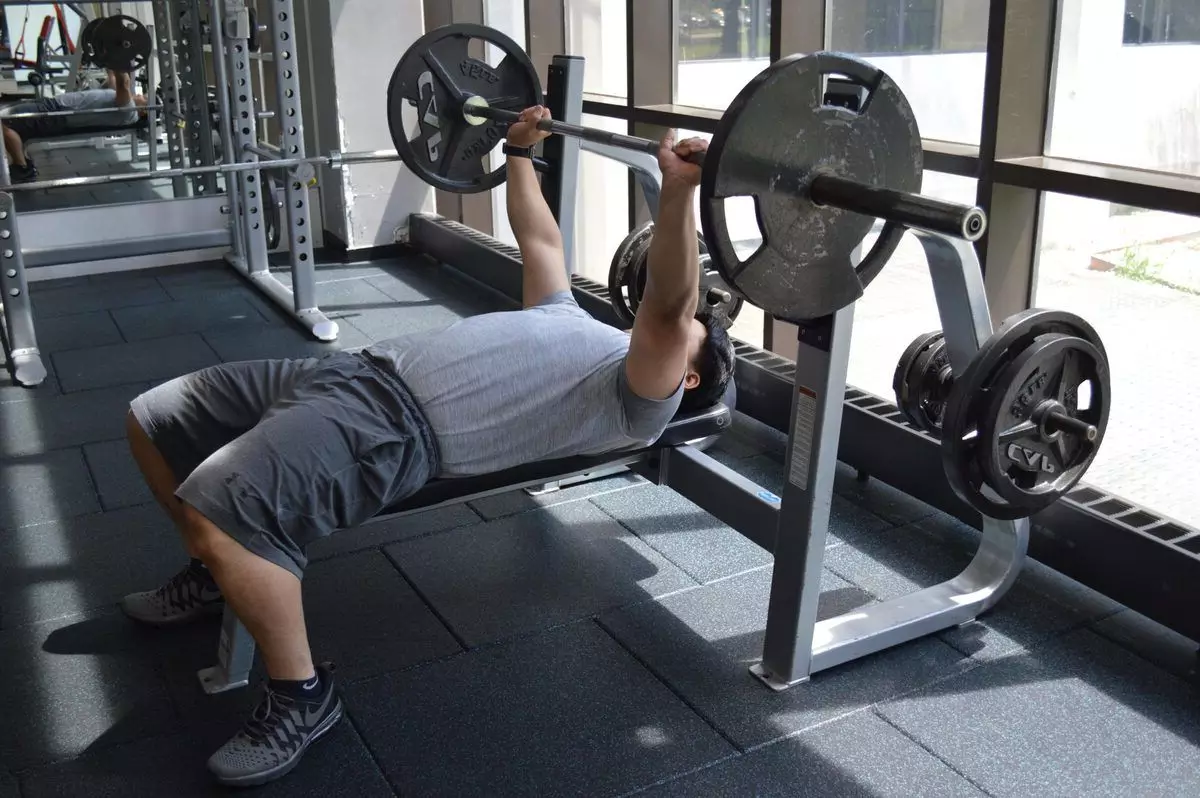 bench-press bench-press