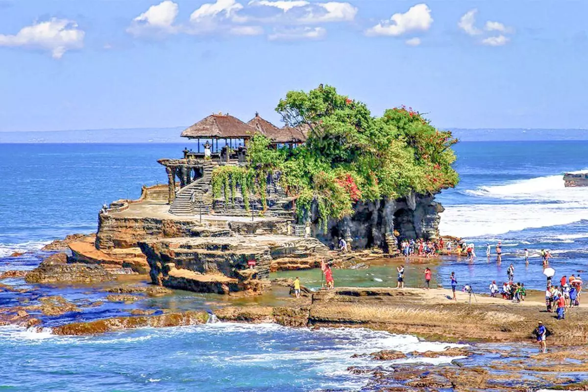 tanah-lot