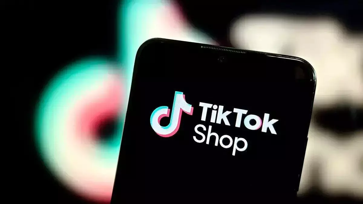 TikTok Shop memiliki banyak kelebihan untuk penjual dan pembeli