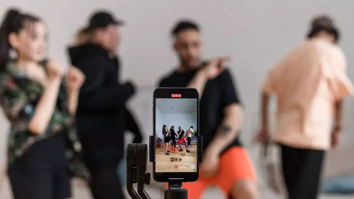 bangun personal branding dengan konten yang berkualitas