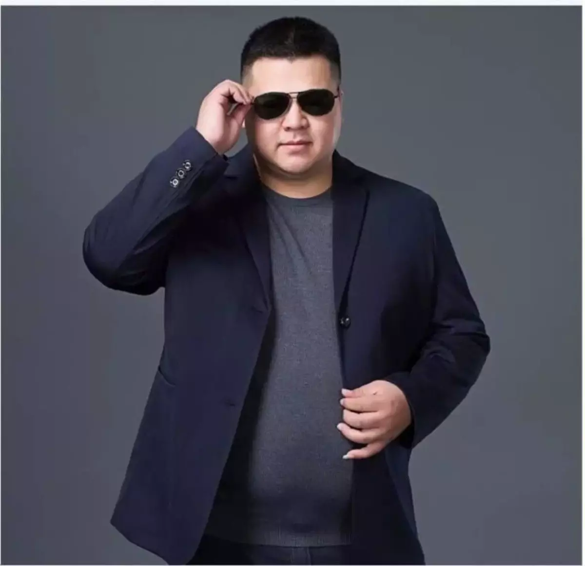 manfaatkan outer untuk menutupi perut buncit manfaatkan outer untuk menutupi perut buncit