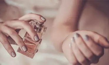 Cara Pemakaian Parfum yang Tepat Agar Wanginya Tahan Lama