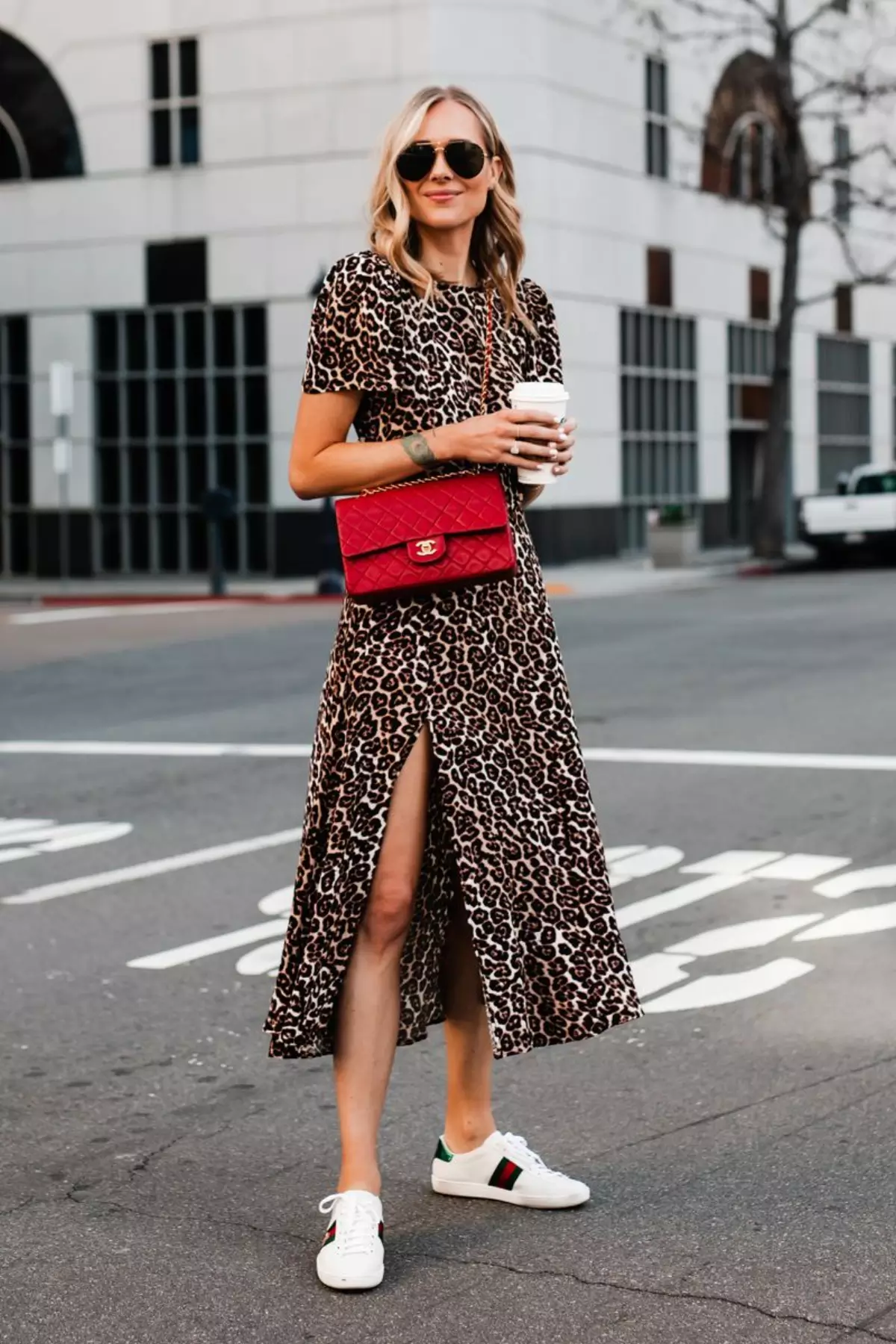 Leopard Print salah satu fashion yang akan tren di tahun 2024 Leopard Print salah satu fashion yang akan tren di tahun 2024