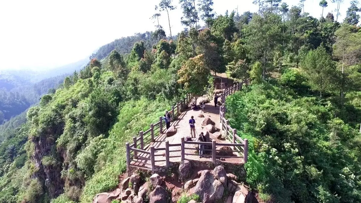 Tebing Keraton Bandung Tebing Keraton Bandung