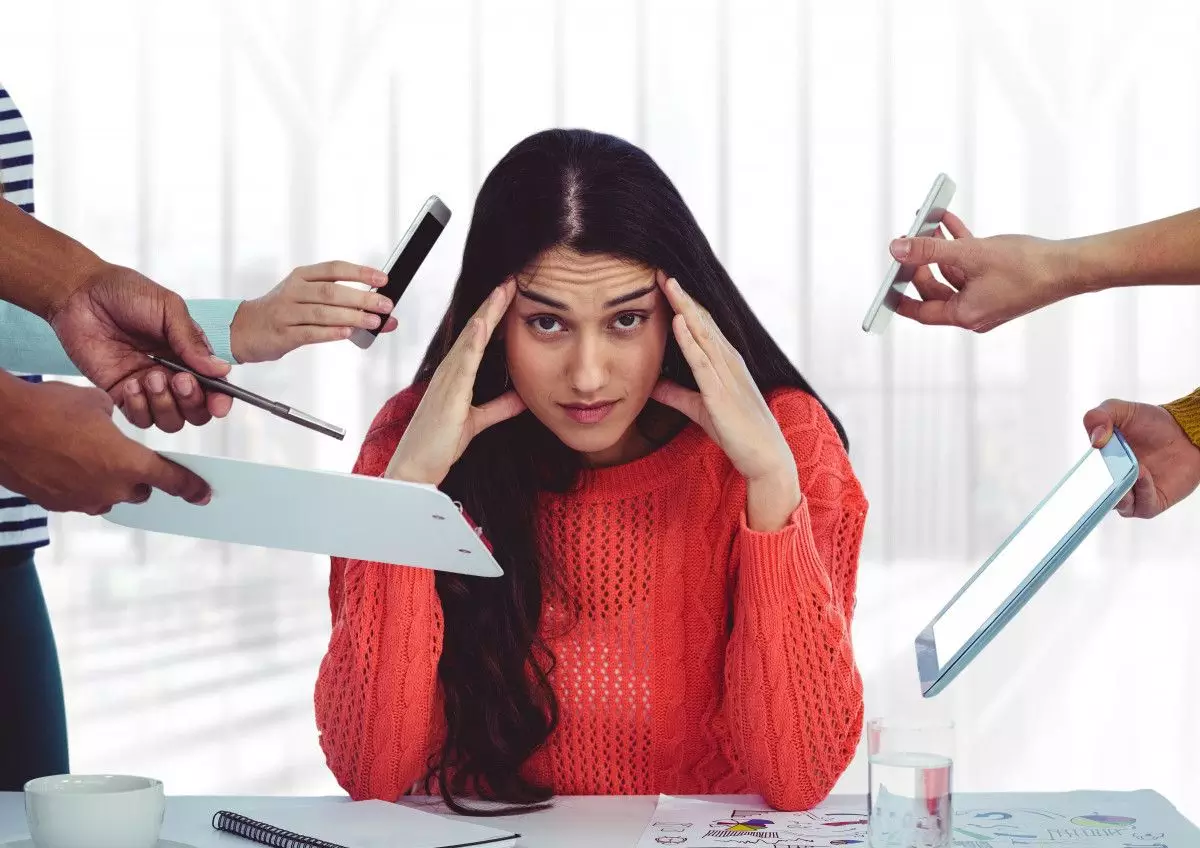 Salah satu dampak stres pekerjaan yang paling umum adalah gangguan kesehatan mental