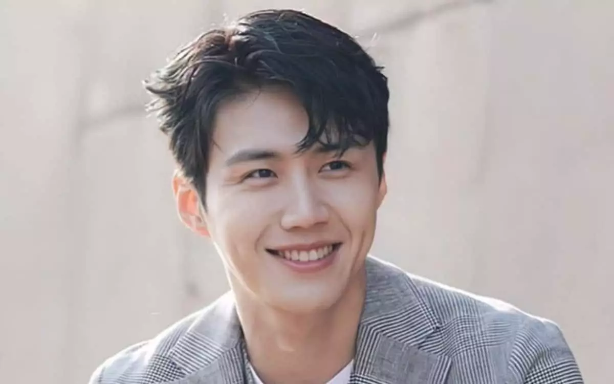 gaya rambut pria Comma Hair gaya rambut pria Comma Hair
