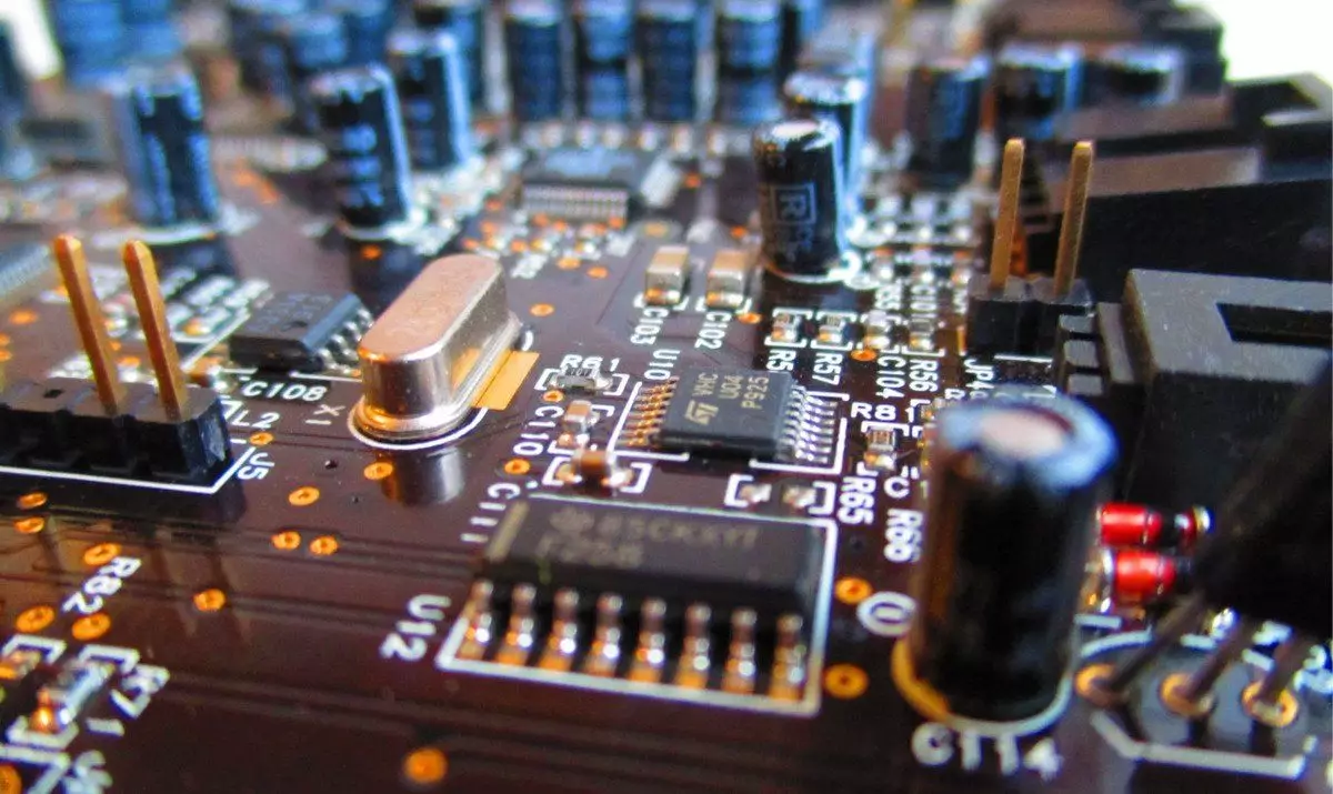 Sejarah perkembangan mikroprosesor dimulai ketika Intel merilis mikroprosesor pertama di dunia. Sejarah perkembangan mikroprosesor dimulai ketika Intel merilis mikroprosesor pertama di dunia.