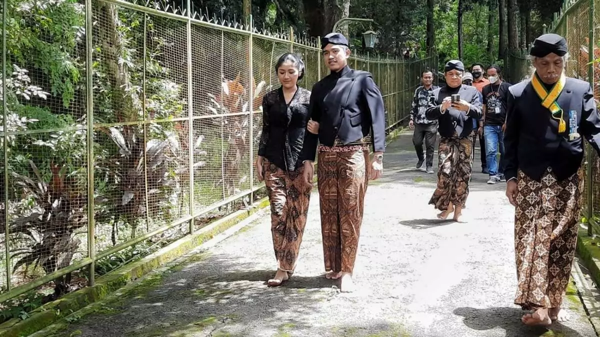 Astana Mangadeg Karanganyar sering dijadikan tujuan ziarah pemerintahan Astana Mangadeg Karanganyar sering dijadikan tujuan ziarah pemerintahan
