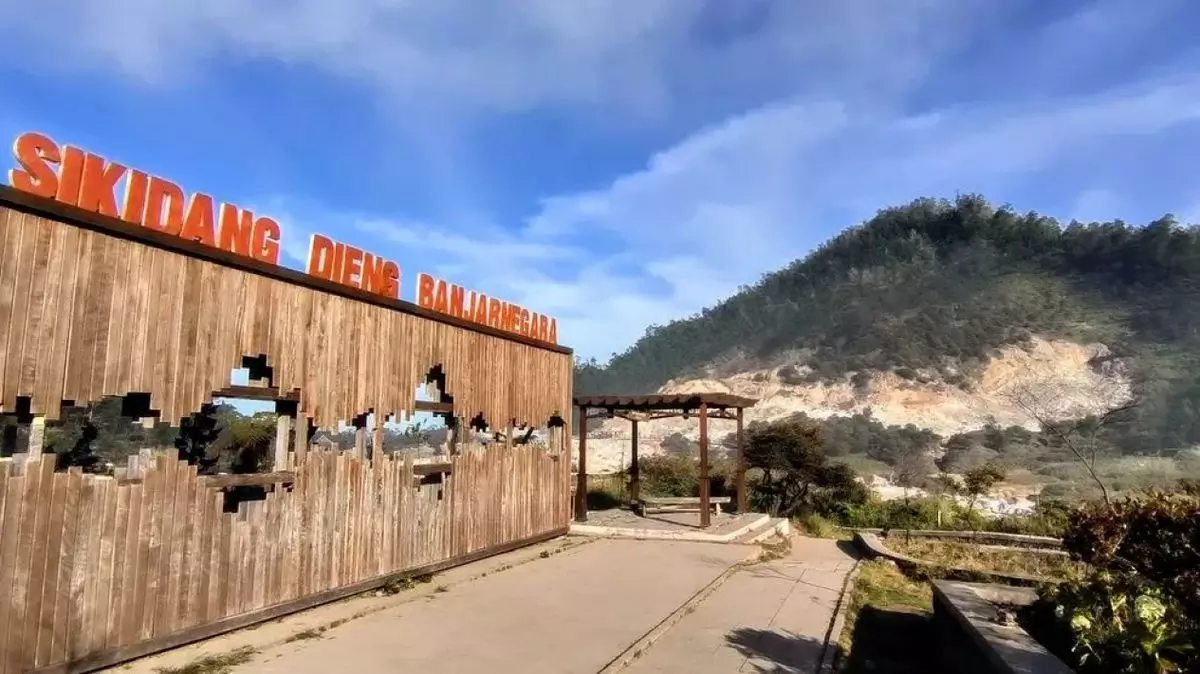 Kawah Sikidang jadi andalan wisata di Banjarnegara Kawah Sikidang jadi andalan wisata di Banjarnegara