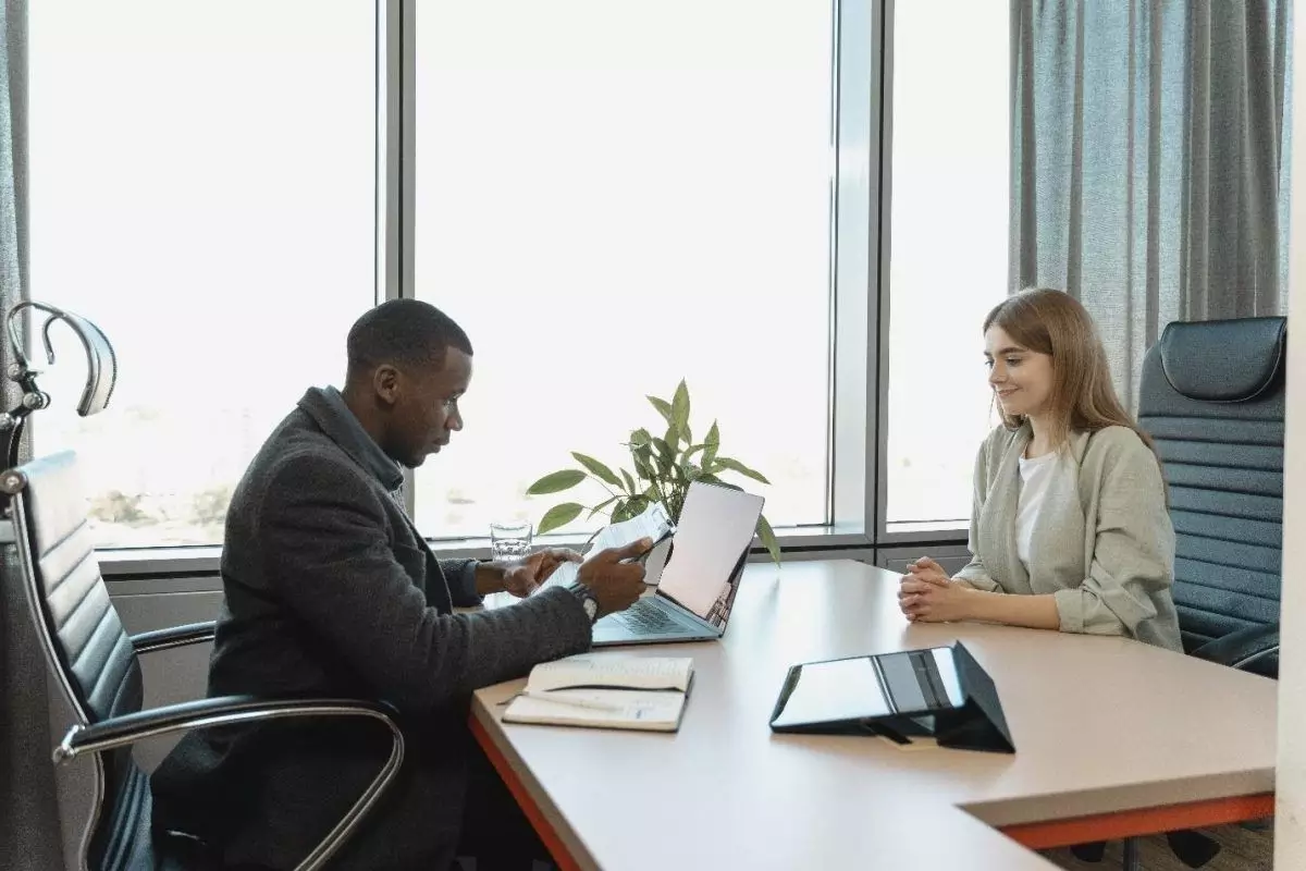 Berbicaralah dengan suara yang tegas dan terukur