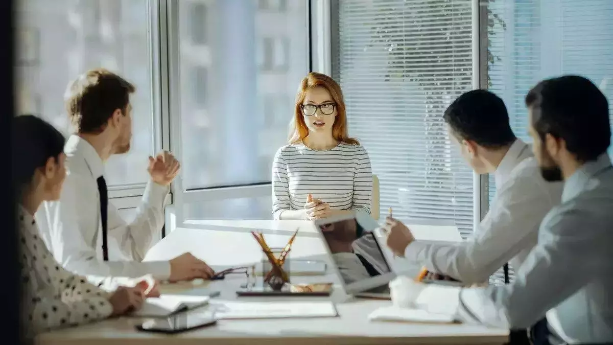 Ajukan pertanyaan dengan bijak yang berhubungan dengan pekerjaan Ajukan pertanyaan dengan bijak yang berhubungan dengan pekerjaan