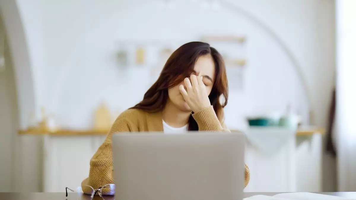 Selalu periksakan kesehatan mata untuk mengetahui bahaya mata berair Selalu periksakan kesehatan mata untuk mengetahui bahaya mata berair