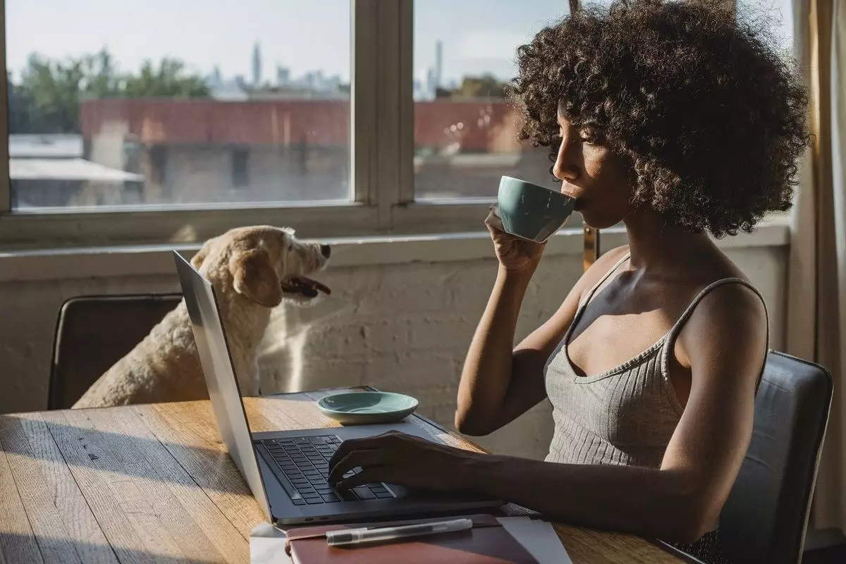 Seorang introvert bisa menjadi penulis yang baik Seorang introvert bisa menjadi penulis yang baik