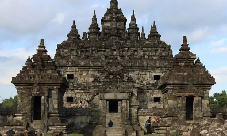Wisata Candi Plaosan - Bukti Cinta Beda Agama dari Masa Lampau