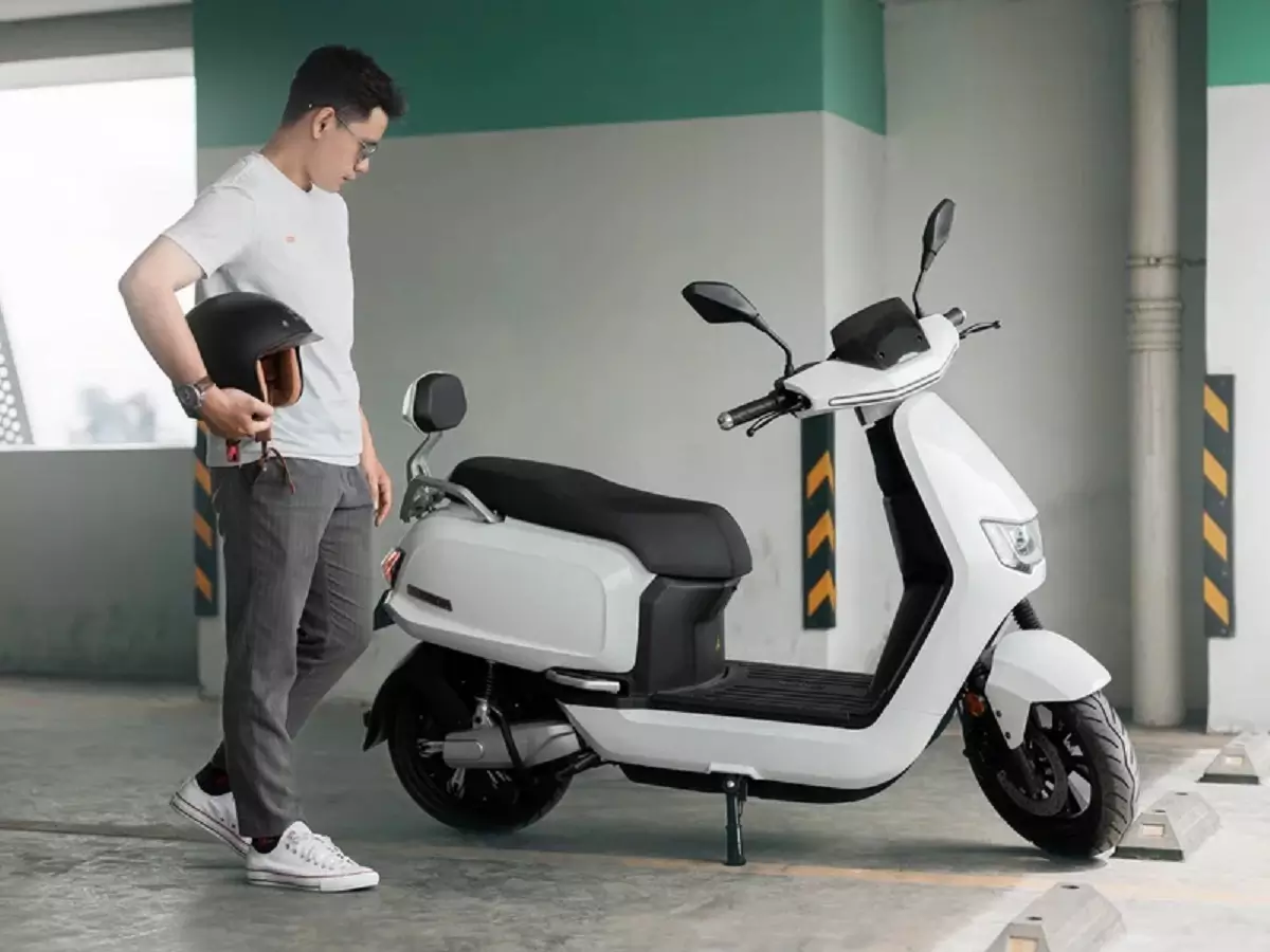 menggunakan-motor-listrik menggunakan-motor-listrik