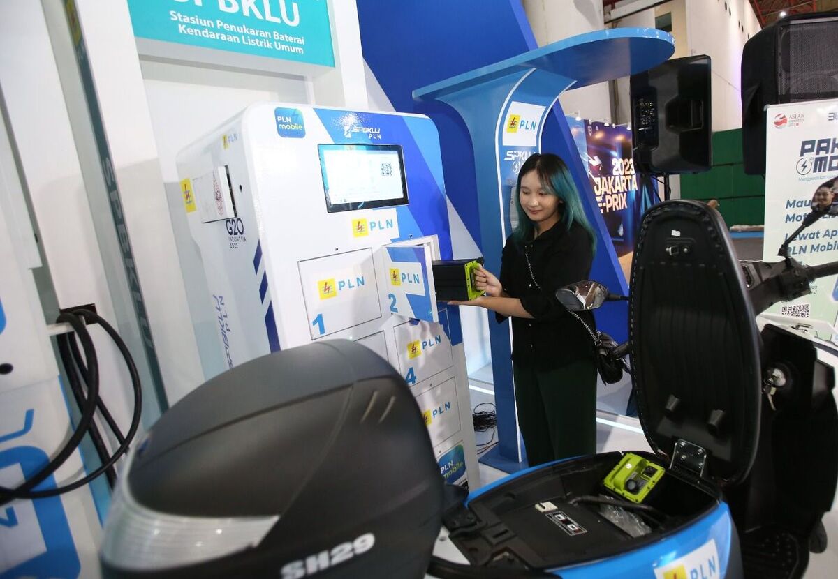 mengisi-daya-motor mengisi-daya-motor