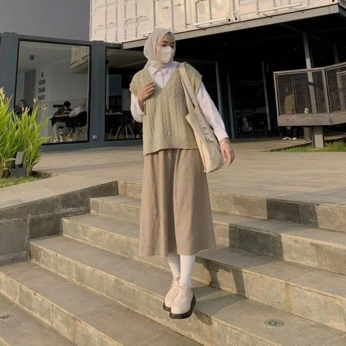 preppy fashion style dengan rok plisket preppy fashion style dengan rok plisket