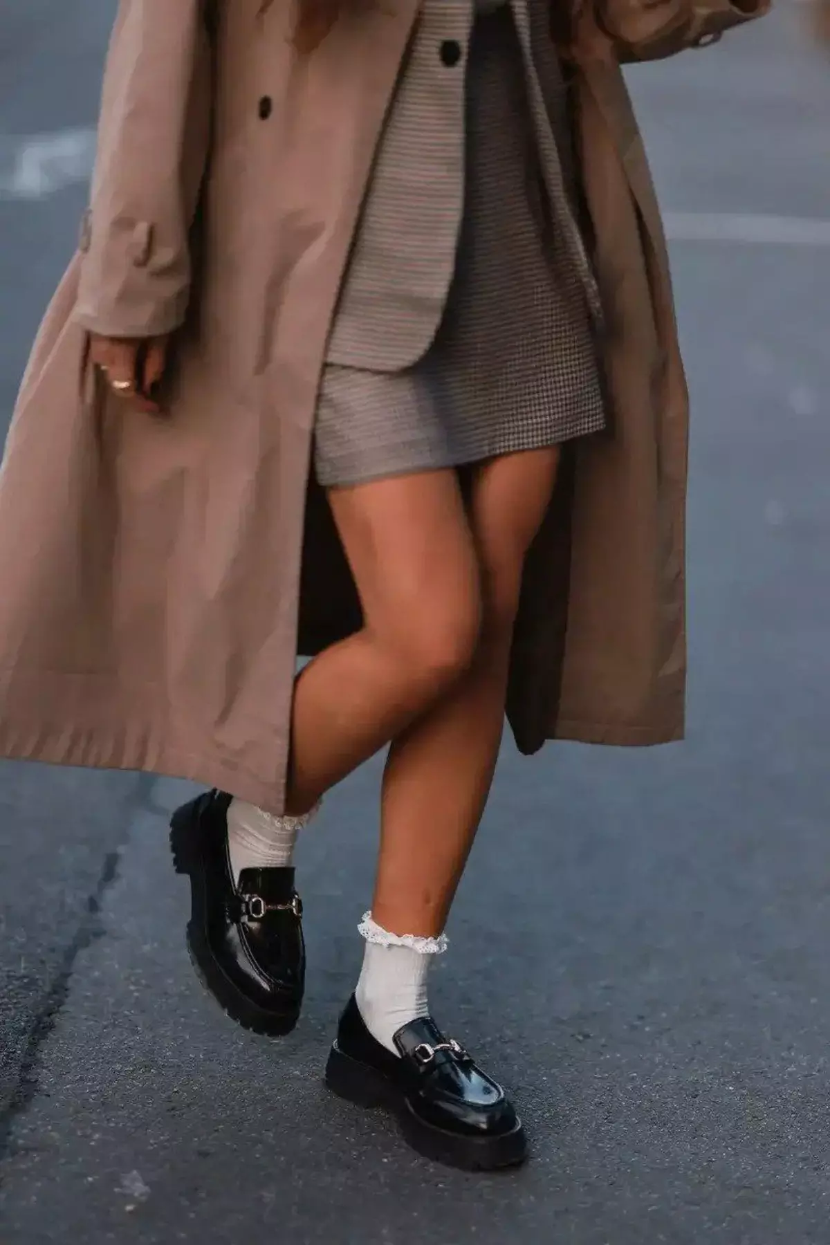 preppy fashion style dengan Sepatu Loafers preppy fashion style dengan Sepatu Loafers