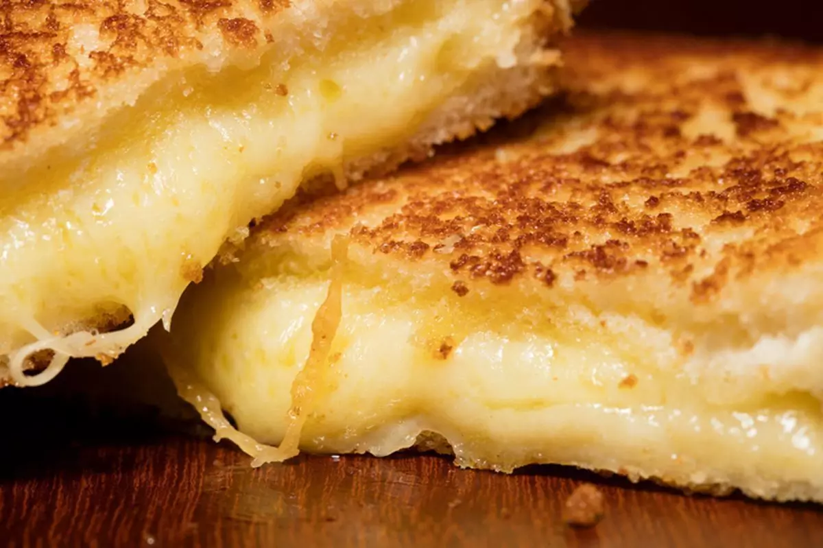 Roti Panggang dengan Keju Creamy Roti Panggang dengan Keju Creamy