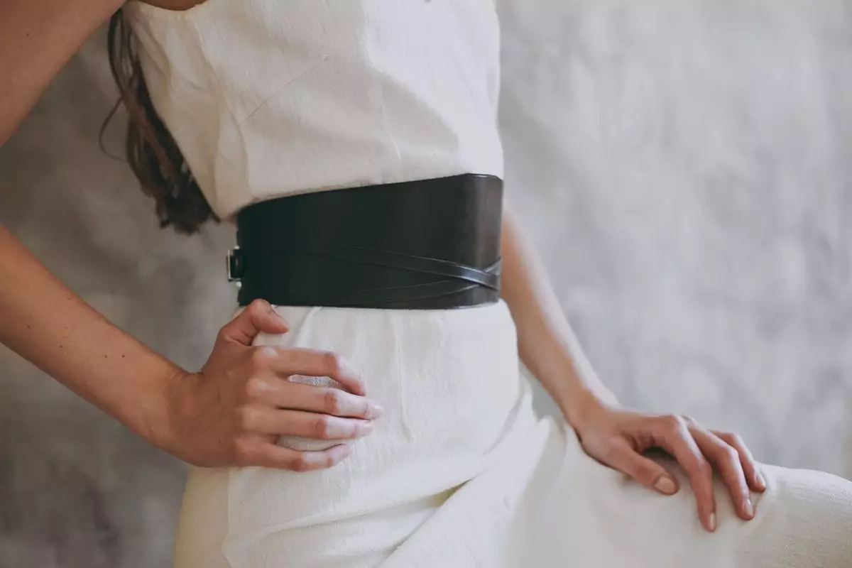 Sesuaikan Wide Waist Belt dengan Bentuk Tubuh Anda