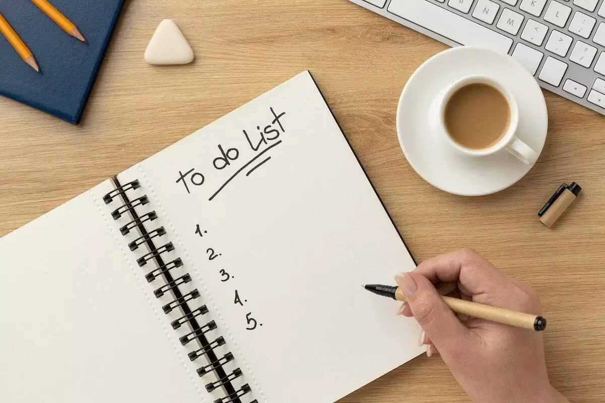 Tentukan prioritas dan deadline tugas-tugas kamu sebagai content writer Tentukan prioritas dan deadline tugas-tugas kamu sebagai content writer