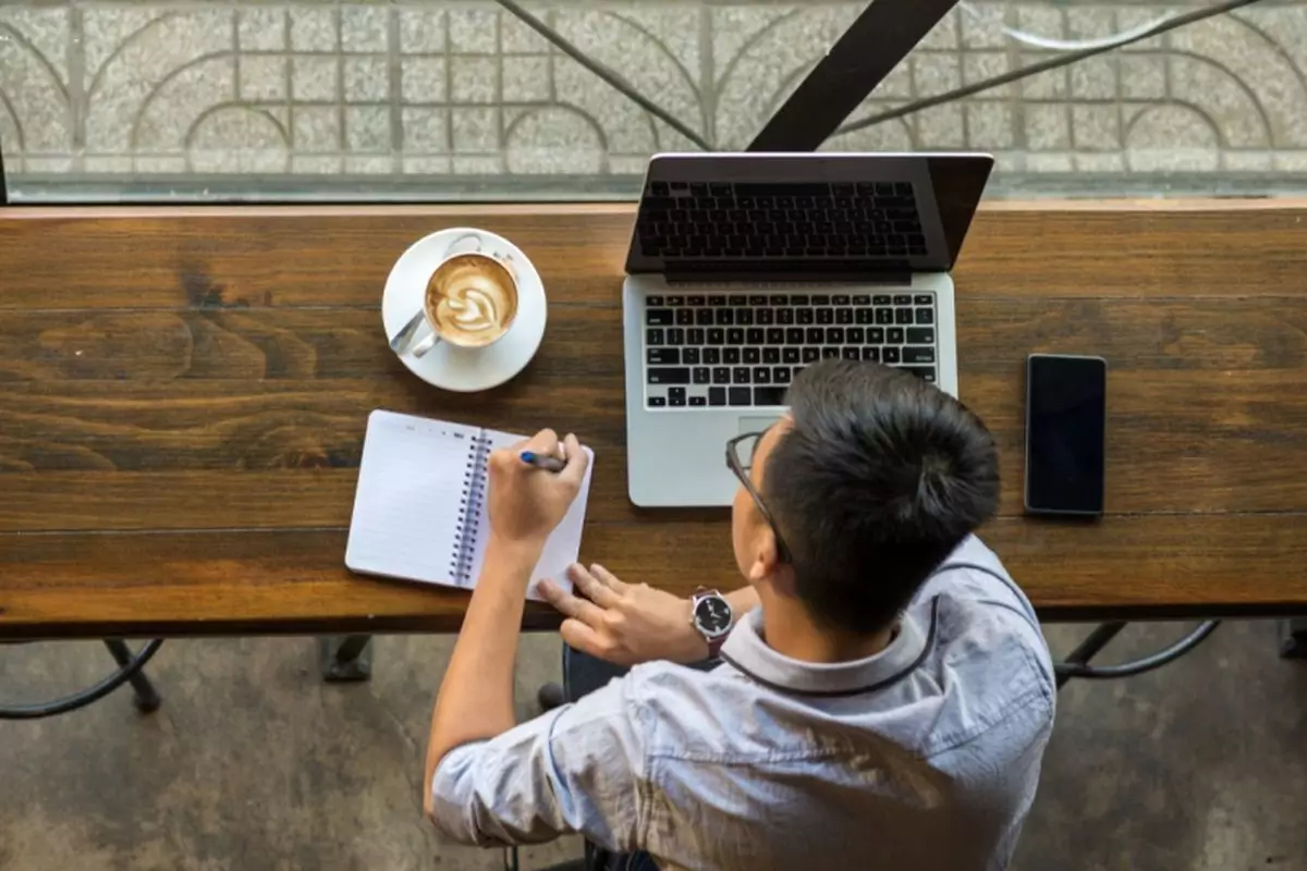 Jauhkan aktivitas yang berkaitan dengan pekerjaan selama cuti kerja